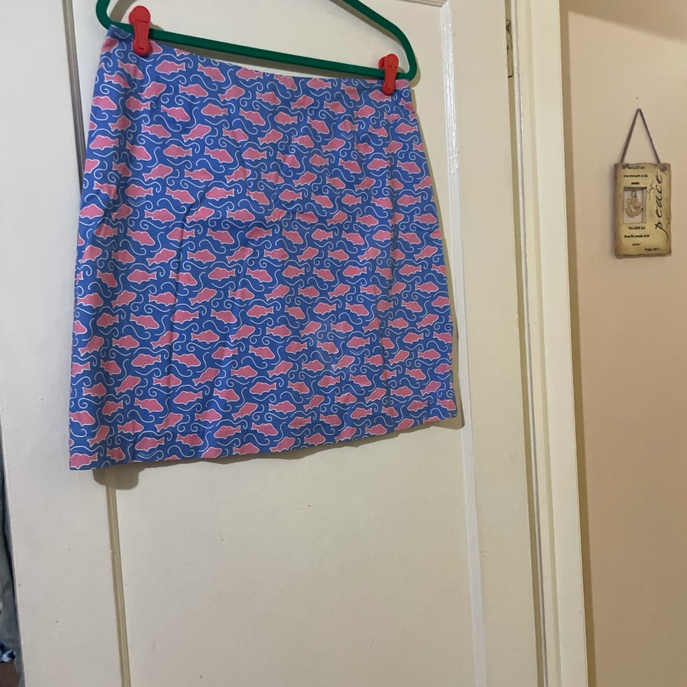 Vineyard Vines blue and pink fish  fish skirt in size 12